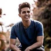 Profile Picture of Alex Quezada (@AxelQuezada) on Youtube