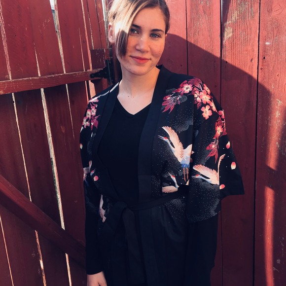 Profile Picture of Danielle Lager (@dklager) on Poshmark