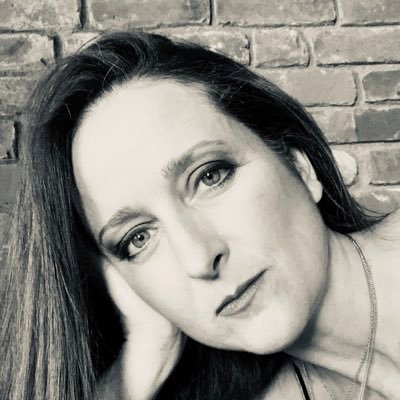 Profile Picture of Dixie Woods (@DixandraW) on Twitter