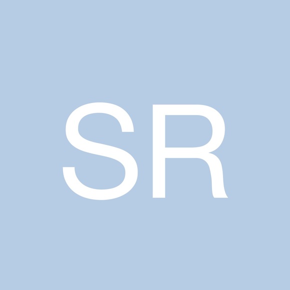 Profile Picture of Sarah Read (@sarahread198) on Poshmark