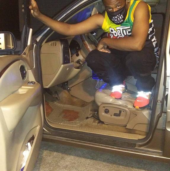 Profile Picture of Ramone Ramone (@ramonedickson17) on Poshmark