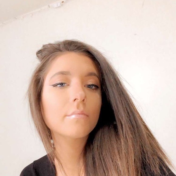 Profile Picture of Kayla Ippach (@kippach) on Poshmark