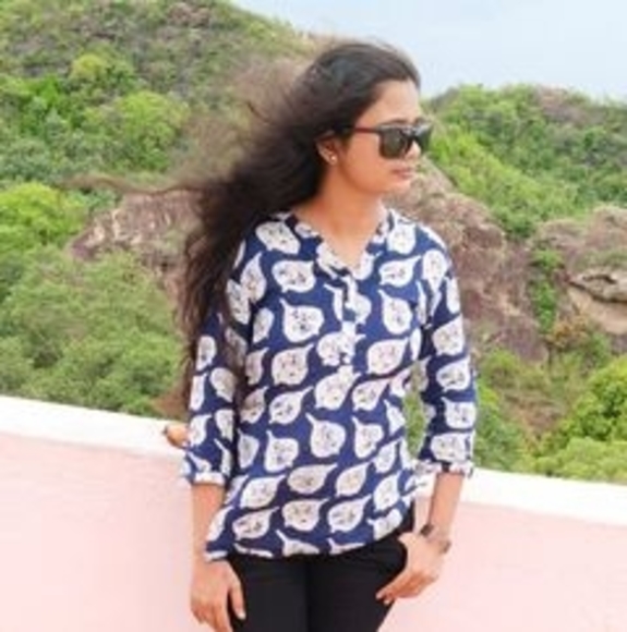 Profile Picture of Sonal Parmar (@sonalparmar851) on Poshmark