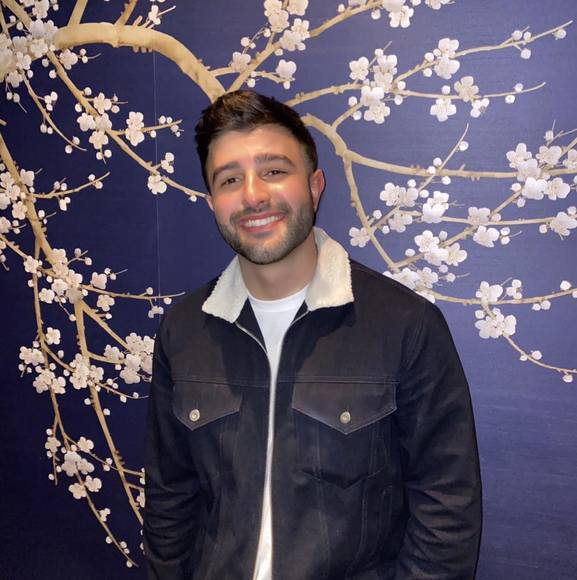 Profile Picture of Kevin Pouldar (@kevinpouldar) on Poshmark