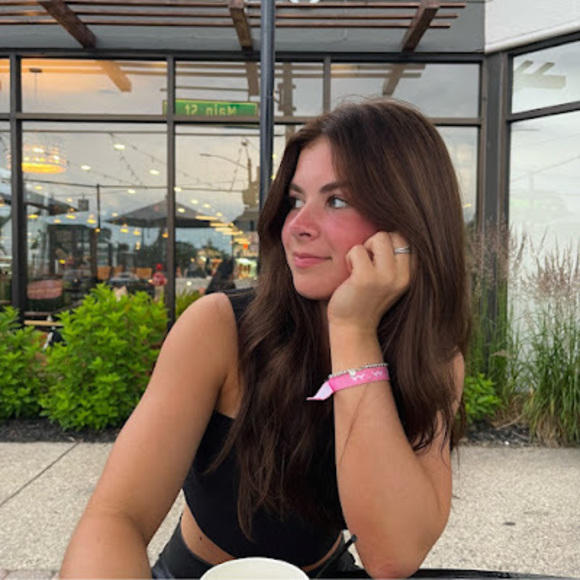 Profile Picture of Gabbi Wakula (@gabbiwakula777) on Poshmark