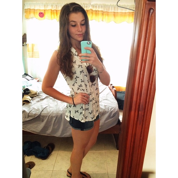 Profile Picture of Nicole Fenty (@nicoleaaa) on Poshmark