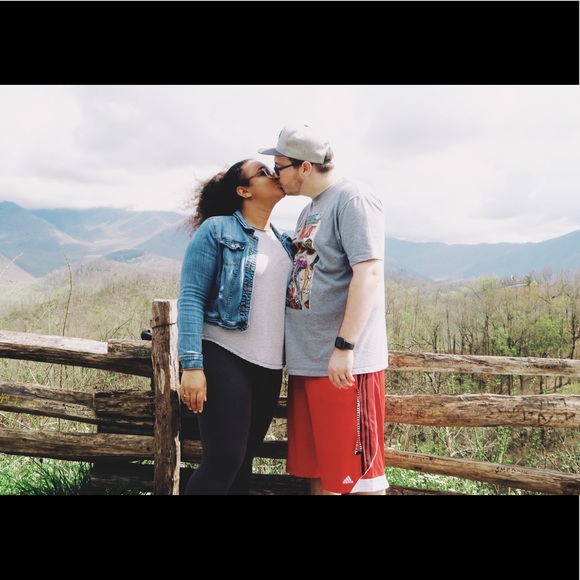 Profile Picture of Alex Wiggs (@wizziggles) on Poshmark