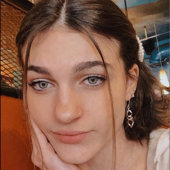 Profile Picture of Charlotte Gerrity (@charskye) on Poshmark