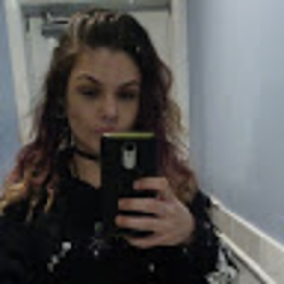 Profile Picture of Catherine Ralph (@catherinemralph) on Poshmark