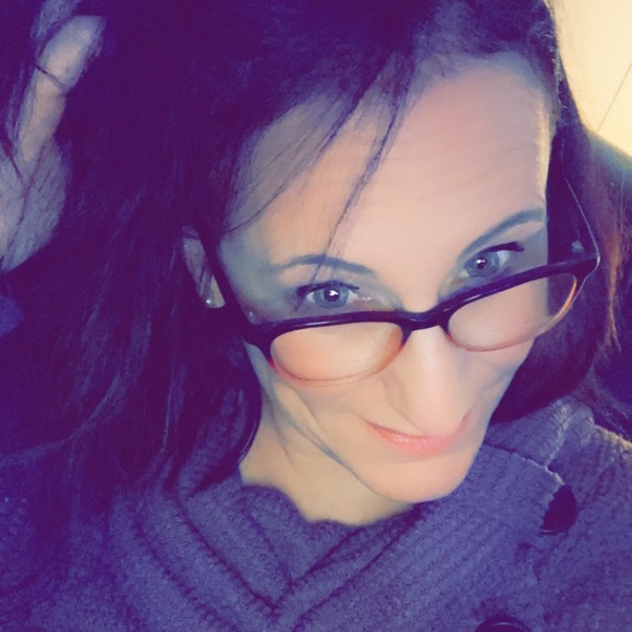 Profile Picture of Phyllis Curtis (@phylliscurtis) on Poshmark