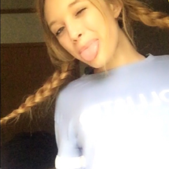 Profile Picture of Kaylie Hoffeld (@kayliehappy1) on Poshmark