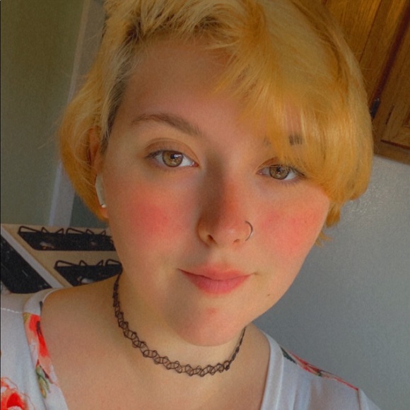Profile Picture of Ariel Kirkham (@kirkham1023) on Poshmark