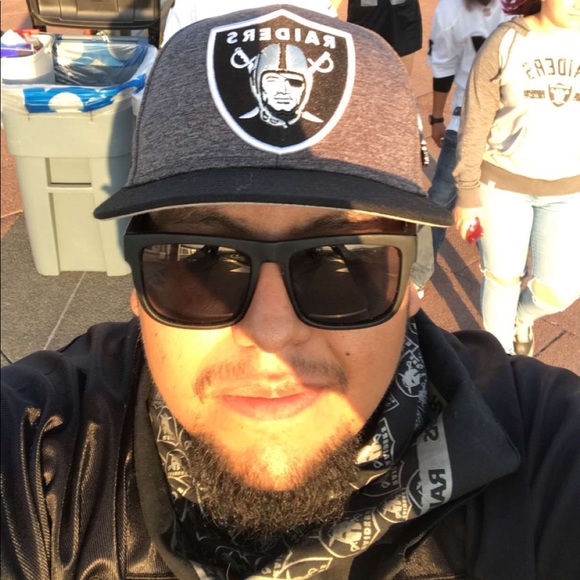 Profile Picture of Jose Ayala (@lemooregrizzly) on Poshmark