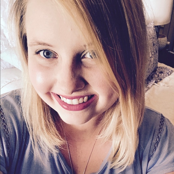 Profile Picture of Kalah Springstun (@kalahspringstun) on Poshmark