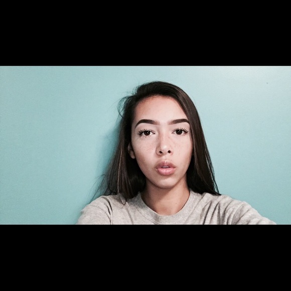 Profile Picture of Jasmine Childress (@jasminestarr_) on Poshmark