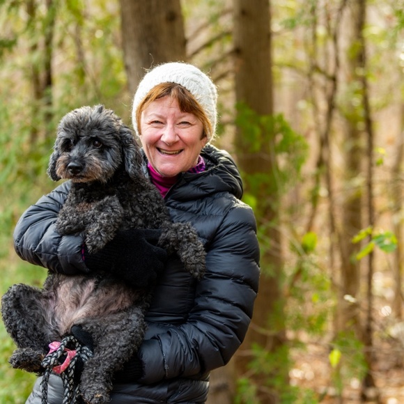 Profile Picture of Janice James (@bobandsandra) on Poshmark