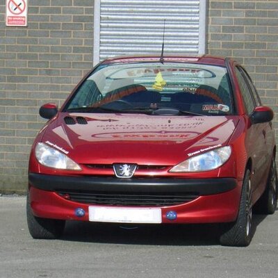 Profile Picture of Dave Mayhew (@tractor_dave) on Twitter