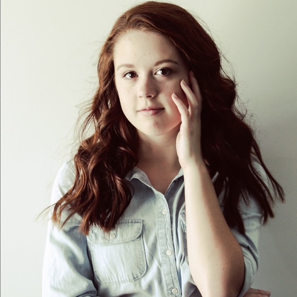 Profile Picture of Adria Phillips (@adria2000) on Poshmark