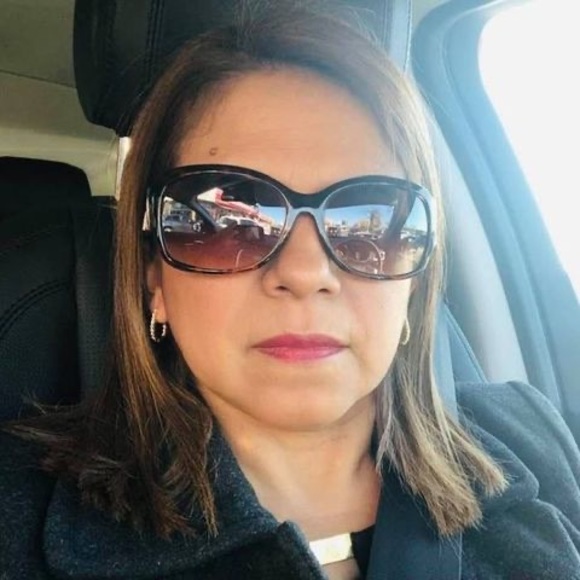 Profile Picture of Brenda Caldas (@brendacaldas) on Poshmark