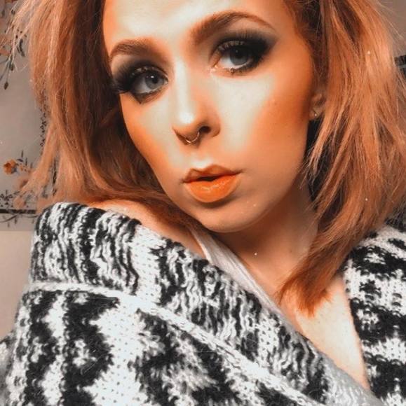 Profile Picture of Nina Hanset (@ninahanset) on Poshmark