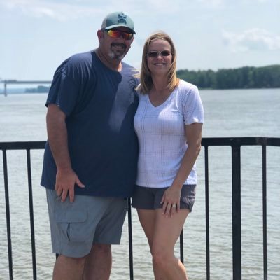 Profile Picture of Stephanie And Randy Rose (@stepros12) on Twitter