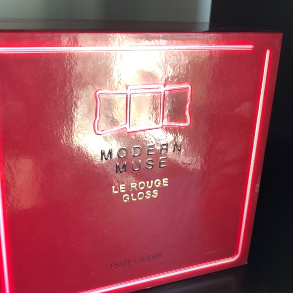 Profile Picture of Laetitia Morrisson (@laetim) on Poshmark