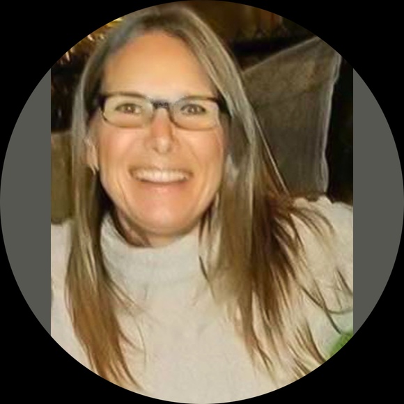 Judy Niderost - Poshmark Profile Picture of Judy Niderost (@indigodoor) on Poshmark