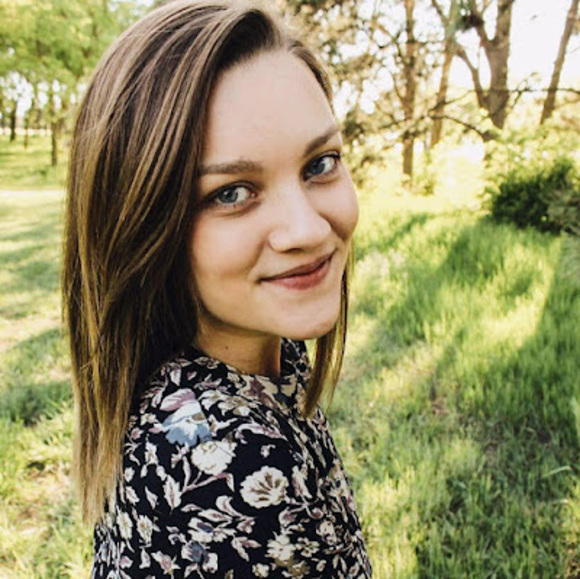 Profile Picture of Kaelie Kellner (@kaeliekellner5) on Poshmark