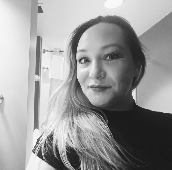 Katie Nutwell - Poshmark Profile Picture of Katie Nutwell (@katienutwell) on Poshmark