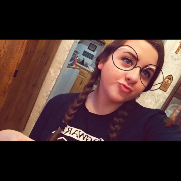 Profile Picture of Mary Dupont (@maryzdupont) on Poshmark
