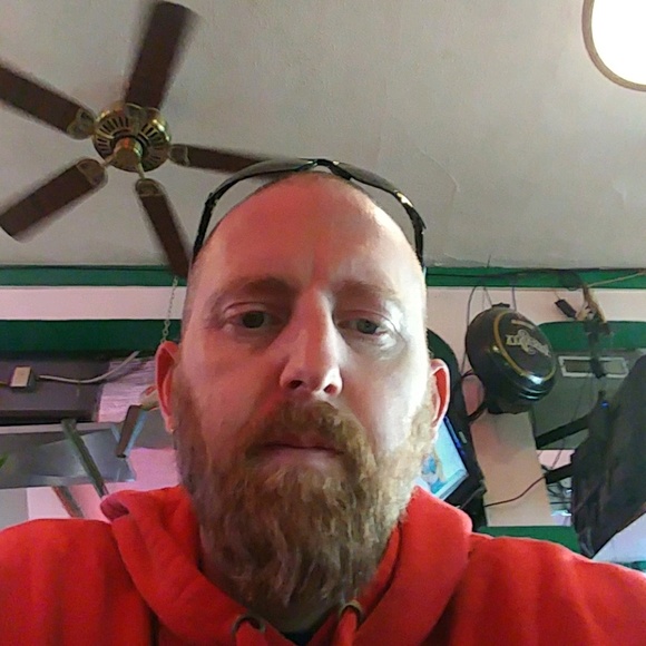 Profile Picture of Sean Ayers (@snaqueman) on Poshmark