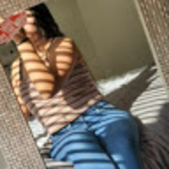 Profile Picture of Jazmine Balades (@baladesjazmine) on Poshmark