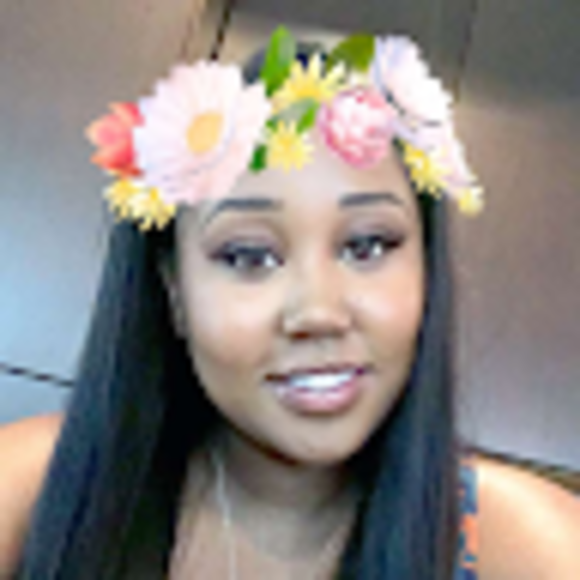 Profile Picture of Christina Weddington (@christinaweddin) on Poshmark