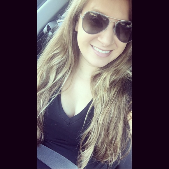 Profile Picture of Brittany Binder (@nikegirl1376) on Poshmark