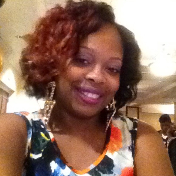 Profile Picture of Shawnia Knuckles (@mzgeechie) on Poshmark