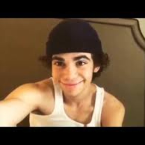 Profile Picture of Alyssa Koplen (@ariboslapahoe) on Poshmark