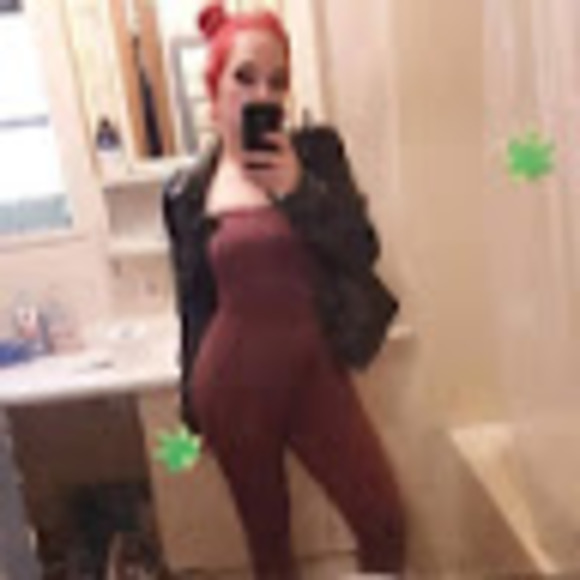 Profile Picture of Addison Ray (@addieweeee) on Poshmark