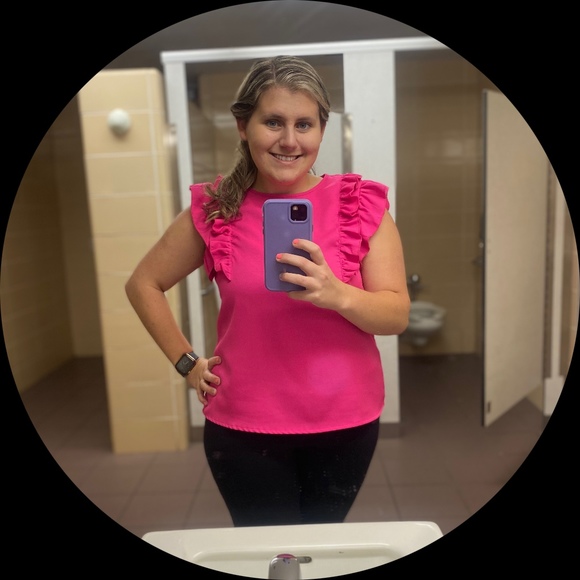 Profile Picture of Milena Reale (@realemc25) on Poshmark