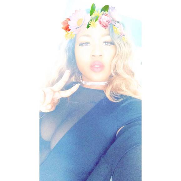 Profile Picture of Lola Summers (@lolasummers) on Poshmark