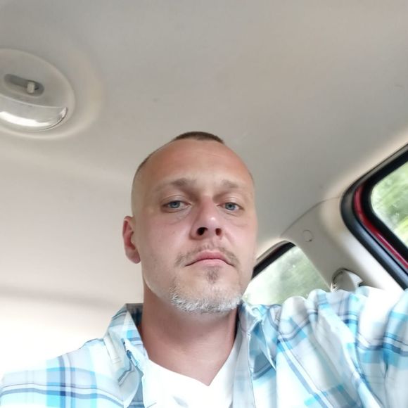 Profile Picture of David Schafer (@schaferd846) on Poshmark