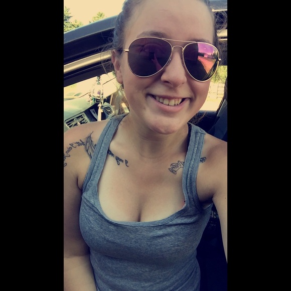 Profile Picture of Kasi Wendell (@kasoo15) on Poshmark