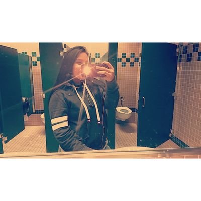 Profile Picture of Julia Curley (@JuliaCurley3) on Twitter