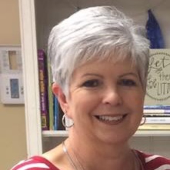 Profile Picture of Alesa Meagher (@ameagher57) on Poshmark