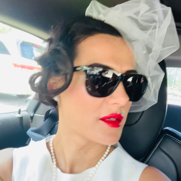 Profile Picture of Amantia S (@amantiak10) on Poshmark