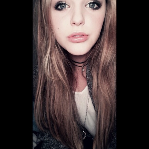 Profile Picture of Claudia Bradley (@claleibra) on Poshmark