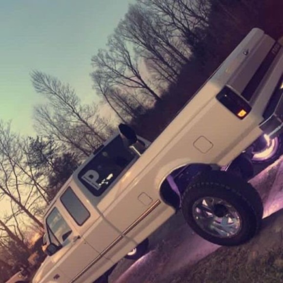 Profile Picture of Andrew Lawson (@lawsonandrew541) on Poshmark