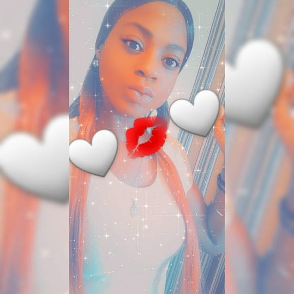 Profile Picture of Olivia Ratliff (@oliviaratliff13) on Poshmark