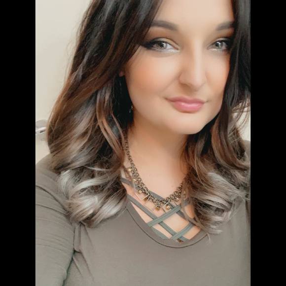 Profile Picture of Autumn James (@autostart96) on Poshmark