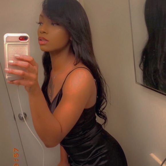 Profile Picture of Candice Pipkins (@candicepipkins) on Poshmark