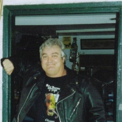 Profile Picture of Retrograde Radio (@RetrogradeRadio) on Twitter